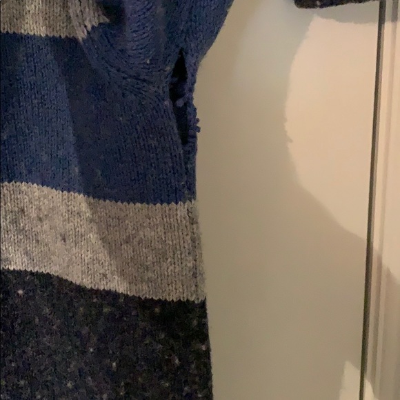 Columbia Sweater - Picture 3 of 3